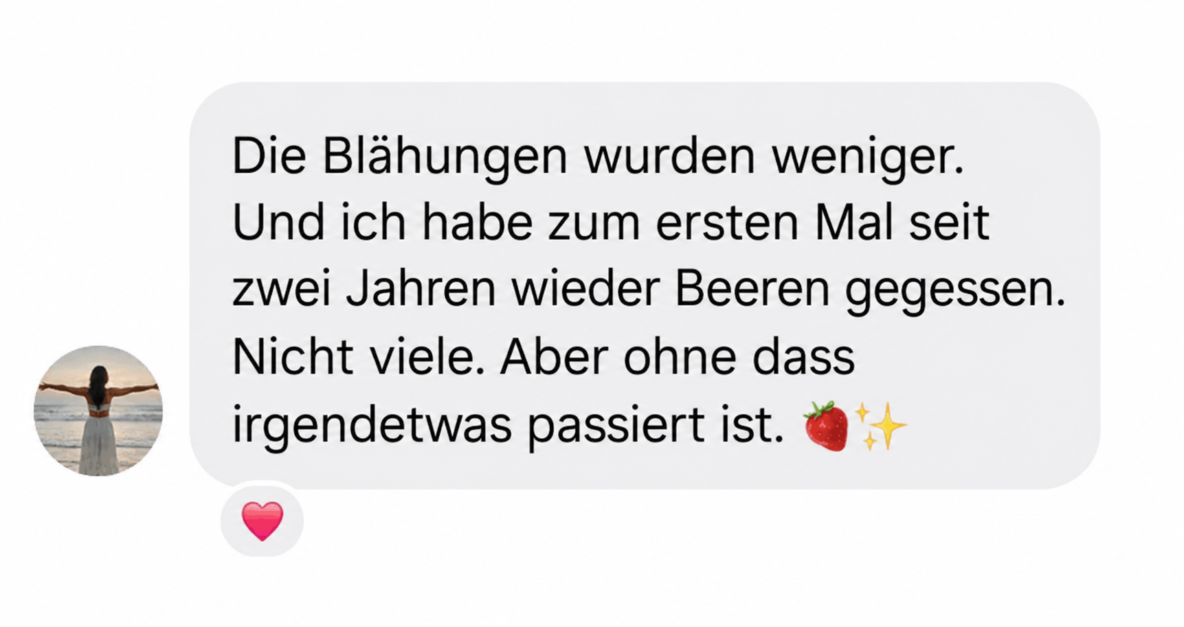 Frau am Küchentisch mit Notizbuch